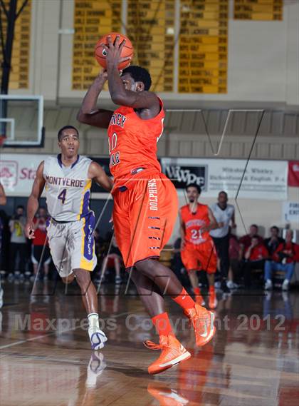 Thumbnail 1 in Whitney Young vs. Montverde Academy (City of Palms Classic) photogallery.
