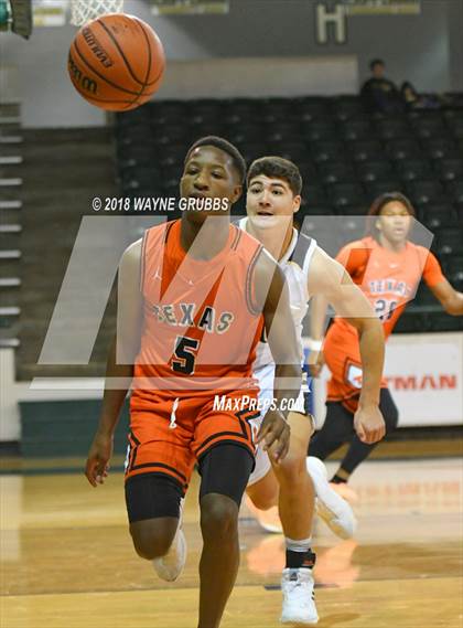Thumbnail 2 in Rider vs. Texas photogallery.