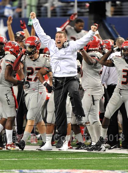 Thumbnail 1 in Cedar Hill vs. Katy (UIL 5A Divison 2 Final)  photogallery.