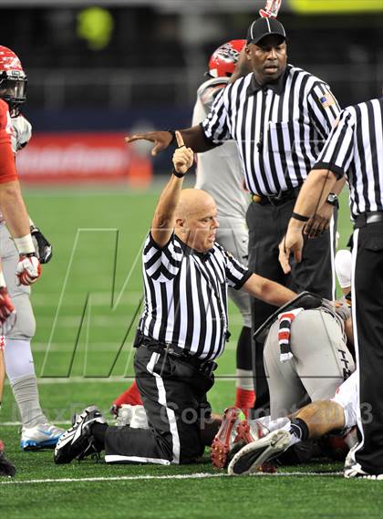 Thumbnail 2 in Cedar Hill vs. Katy (UIL 5A Divison 2 Final)  photogallery.