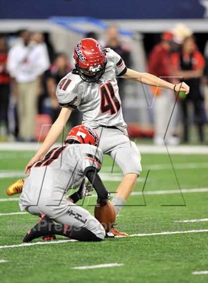 Thumbnail 3 in Cedar Hill vs. Katy (UIL 5A Divison 2 Final)  photogallery.