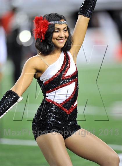 Thumbnail 1 in Cedar Hill vs. Katy (UIL 5A Divison 2 Final)  photogallery.