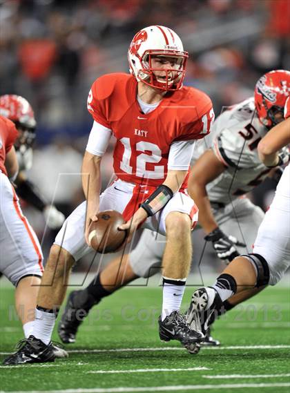 Thumbnail 1 in Cedar Hill vs. Katy (UIL 5A Divison 2 Final)  photogallery.