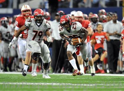 Thumbnail 1 in Cedar Hill vs. Katy (UIL 5A Divison 2 Final)  photogallery.