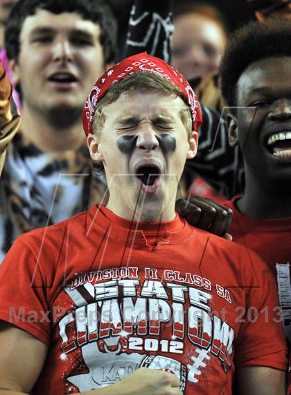 Thumbnail 3 in Cedar Hill vs. Katy (UIL 5A Divison 2 Final)  photogallery.