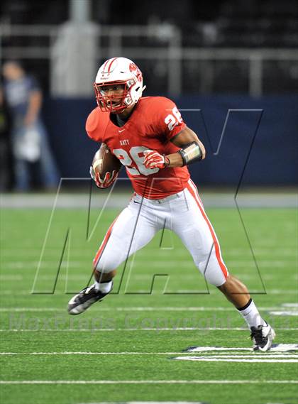 Thumbnail 1 in Cedar Hill vs. Katy (UIL 5A Divison 2 Final)  photogallery.