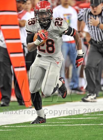 Thumbnail 1 in Cedar Hill vs. Katy (UIL 5A Divison 2 Final)  photogallery.