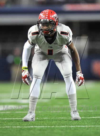 Thumbnail 3 in Cedar Hill vs. Katy (UIL 5A Divison 2 Final)  photogallery.