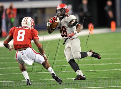 Thumbnail 2 in Cedar Hill vs. Katy (UIL 5A Divison 2 Final)  photogallery.