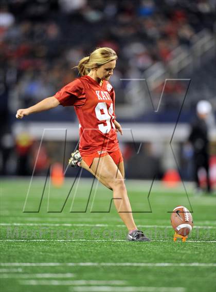 Thumbnail 1 in Cedar Hill vs. Katy (UIL 5A Divison 2 Final)  photogallery.