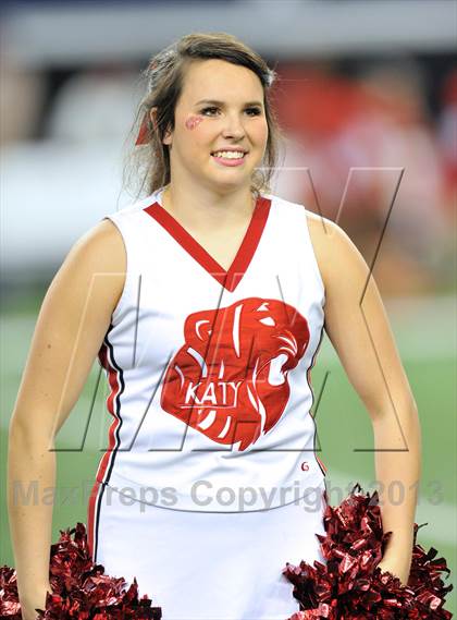Thumbnail 3 in Cedar Hill vs. Katy (UIL 5A Divison 2 Final)  photogallery.