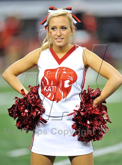 Thumbnail 1 in Cedar Hill vs. Katy (UIL 5A Divison 2 Final)  photogallery.