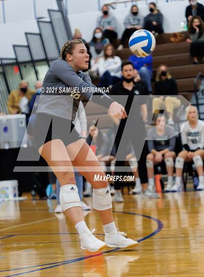 Thumbnail 2 in Lincoln Southwest vs. Pius X photogallery.
