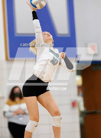 Thumbnail 1 in Lincoln Southwest vs. Pius X photogallery.