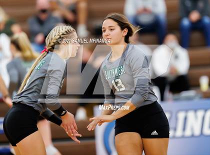 Thumbnail 2 in Lincoln Southwest vs. Pius X photogallery.