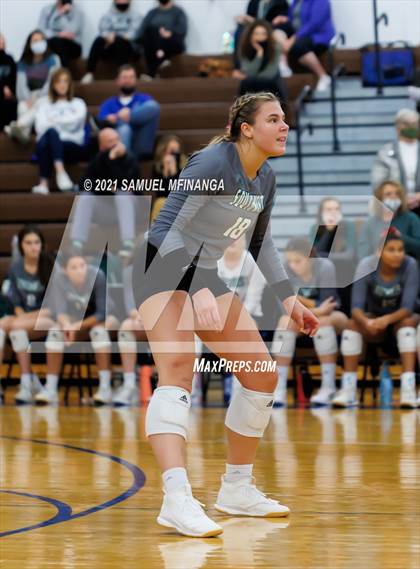 Thumbnail 3 in Lincoln Southwest vs. Pius X photogallery.