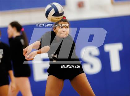 Thumbnail 1 in Lincoln Southwest vs. Pius X photogallery.