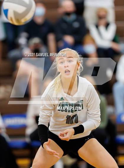 Thumbnail 2 in Lincoln Southwest vs. Pius X photogallery.