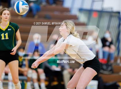 Thumbnail 1 in Lincoln Southwest vs. Pius X photogallery.