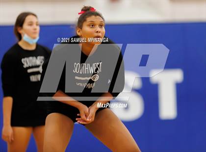Thumbnail 3 in Lincoln Southwest vs. Pius X photogallery.