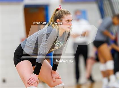Thumbnail 2 in Lincoln Southwest vs. Pius X photogallery.