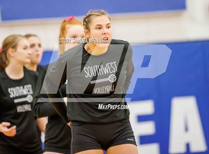 Thumbnail 3 in Lincoln Southwest vs. Pius X photogallery.
