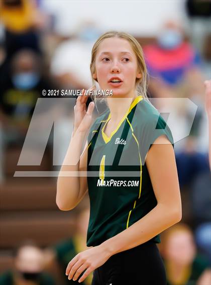 Thumbnail 2 in Lincoln Southwest vs. Pius X photogallery.