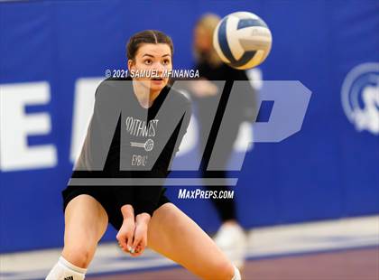 Thumbnail 2 in Lincoln Southwest vs. Pius X photogallery.