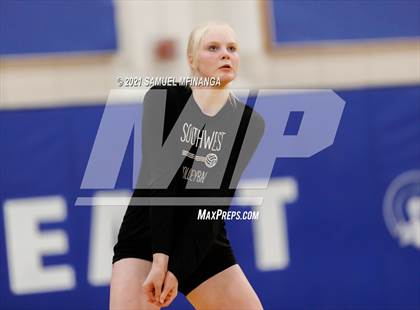 Thumbnail 2 in Lincoln Southwest vs. Pius X photogallery.