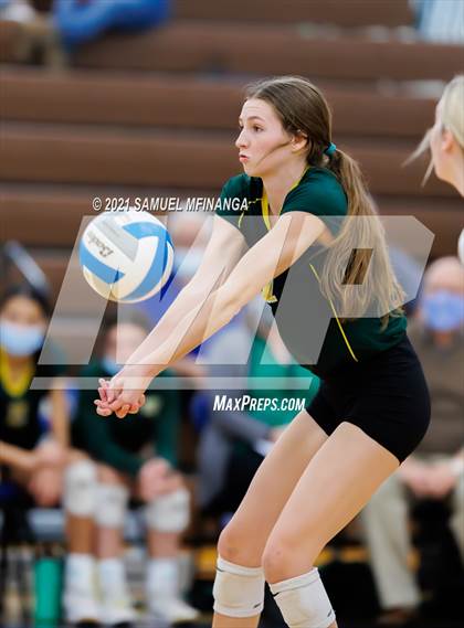 Thumbnail 2 in Lincoln Southwest vs. Pius X photogallery.