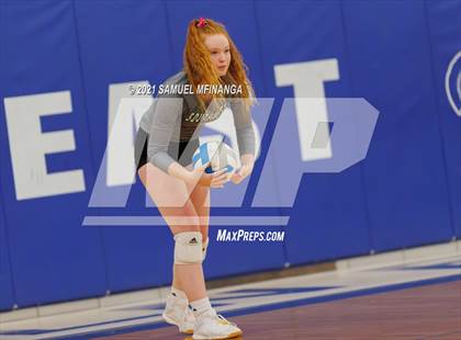 Thumbnail 3 in Lincoln Southwest vs. Pius X photogallery.