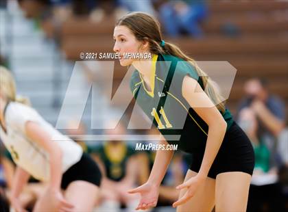 Thumbnail 1 in Lincoln Southwest vs. Pius X photogallery.