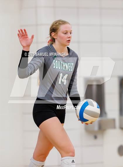 Thumbnail 2 in Lincoln Southwest vs. Pius X photogallery.