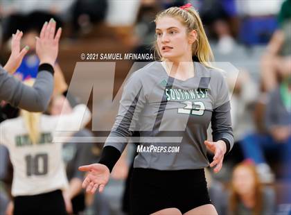 Thumbnail 3 in Lincoln Southwest vs. Pius X photogallery.