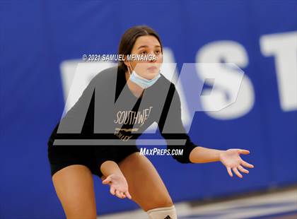 Thumbnail 2 in Lincoln Southwest vs. Pius X photogallery.