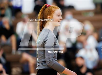 Thumbnail 1 in Lincoln Southwest vs. Pius X photogallery.