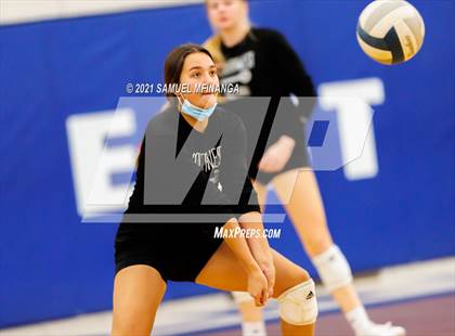 Thumbnail 3 in Lincoln Southwest vs. Pius X photogallery.