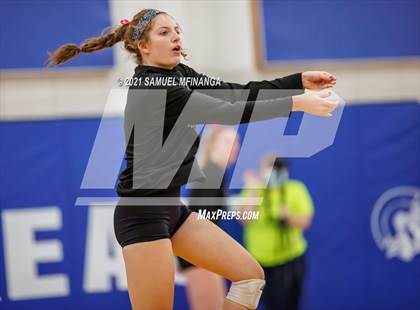 Thumbnail 2 in Lincoln Southwest vs. Pius X photogallery.