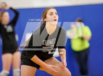 Thumbnail 2 in Lincoln Southwest vs. Pius X photogallery.