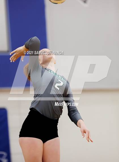 Thumbnail 2 in Lincoln Southwest vs. Pius X photogallery.
