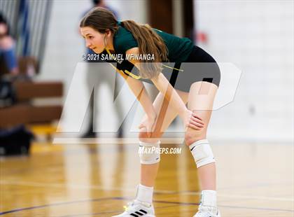 Thumbnail 1 in Lincoln Southwest vs. Pius X photogallery.
