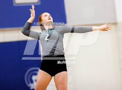 Thumbnail 2 in Lincoln Southwest vs. Pius X photogallery.