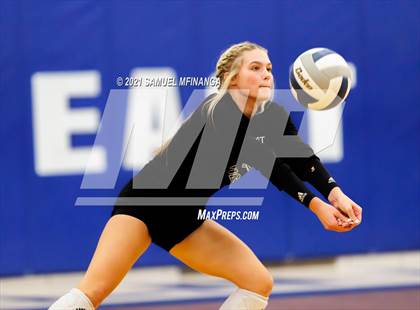 Thumbnail 1 in Lincoln Southwest vs. Pius X photogallery.