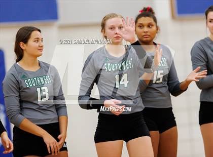 Thumbnail 1 in Lincoln Southwest vs. Pius X photogallery.