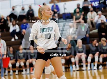 Thumbnail 1 in Lincoln Southwest vs. Pius X photogallery.