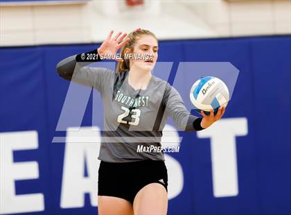 Thumbnail 2 in Lincoln Southwest vs. Pius X photogallery.
