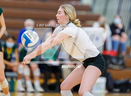 Thumbnail 3 in Lincoln Southwest vs. Pius X photogallery.
