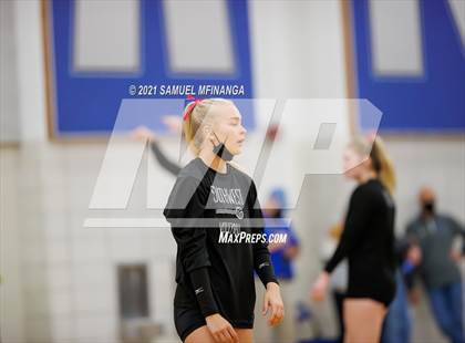 Thumbnail 2 in Lincoln Southwest vs. Pius X photogallery.