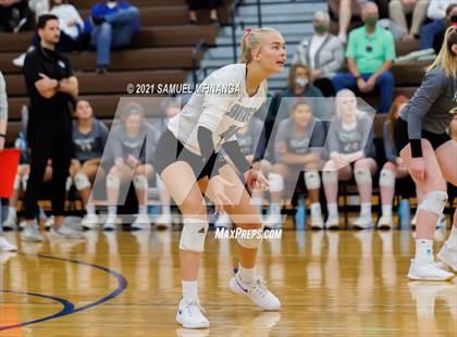 Thumbnail 1 in Lincoln Southwest vs. Pius X photogallery.