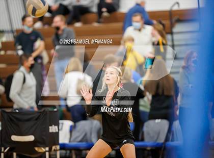 Thumbnail 3 in Lincoln Southwest vs. Pius X photogallery.